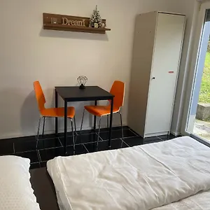 https://caras-house.hotels-in-ljubljana.com